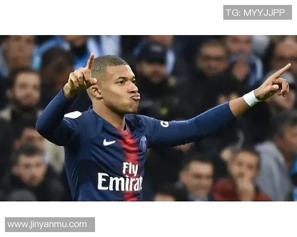 亚洲足球男球星风采尽显 谁将成为下一个足坛巨星的领军人物